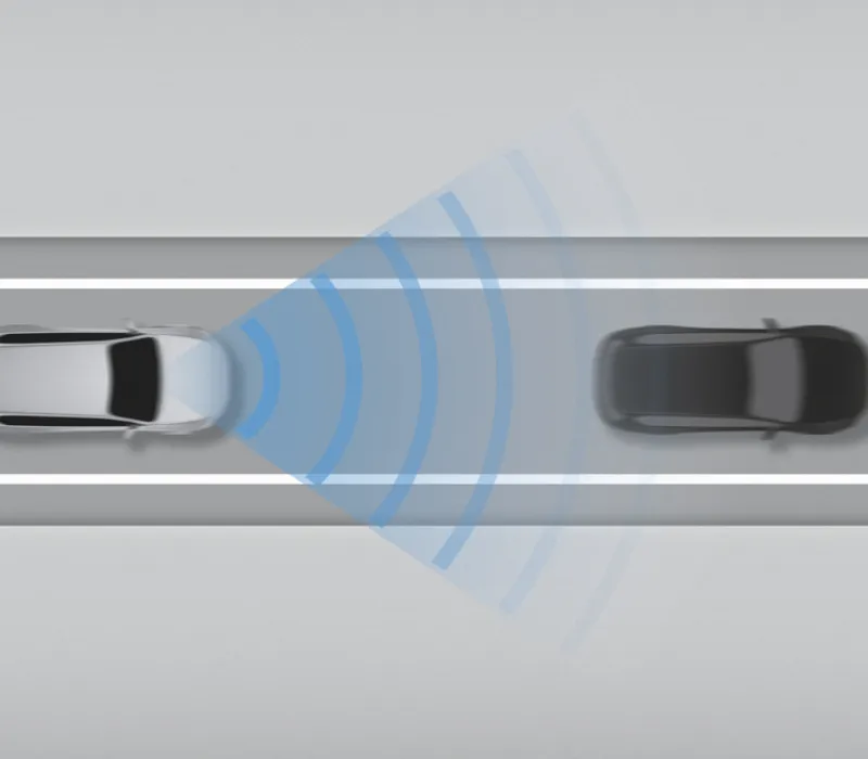 Radarral kiegészített dinamikus sebességtartó automatika (DRCC)