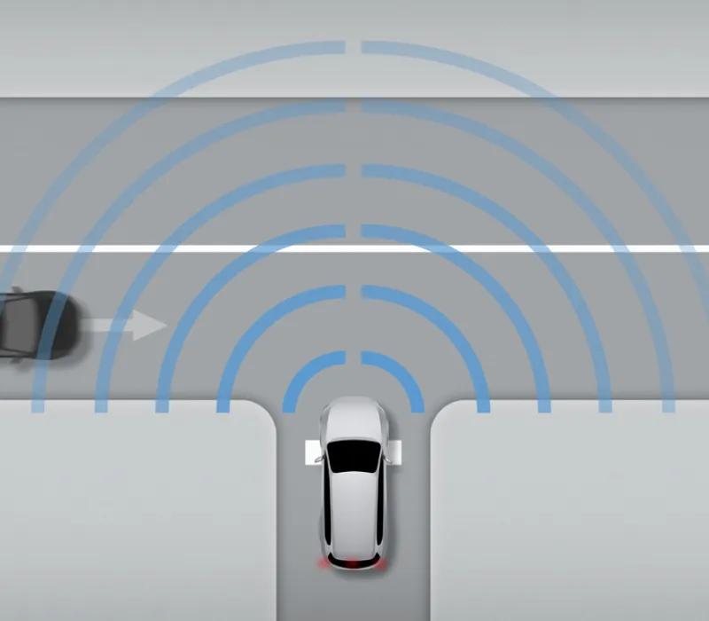 Első keresztirányú forgalomra figyelmeztető rendszer (FCTA)